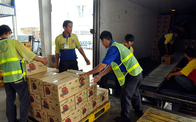 Bốc xếp hàng hoá là điều rất cần thiết cho các doanh nghiệp