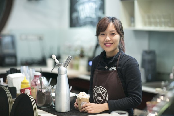 Công việc của nhân viên phục vụ quán trà sữa