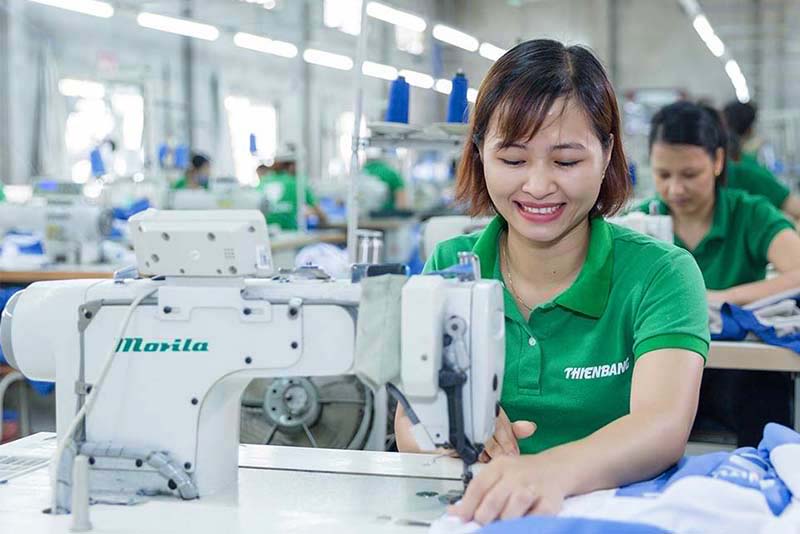 công nhân may thời vụ