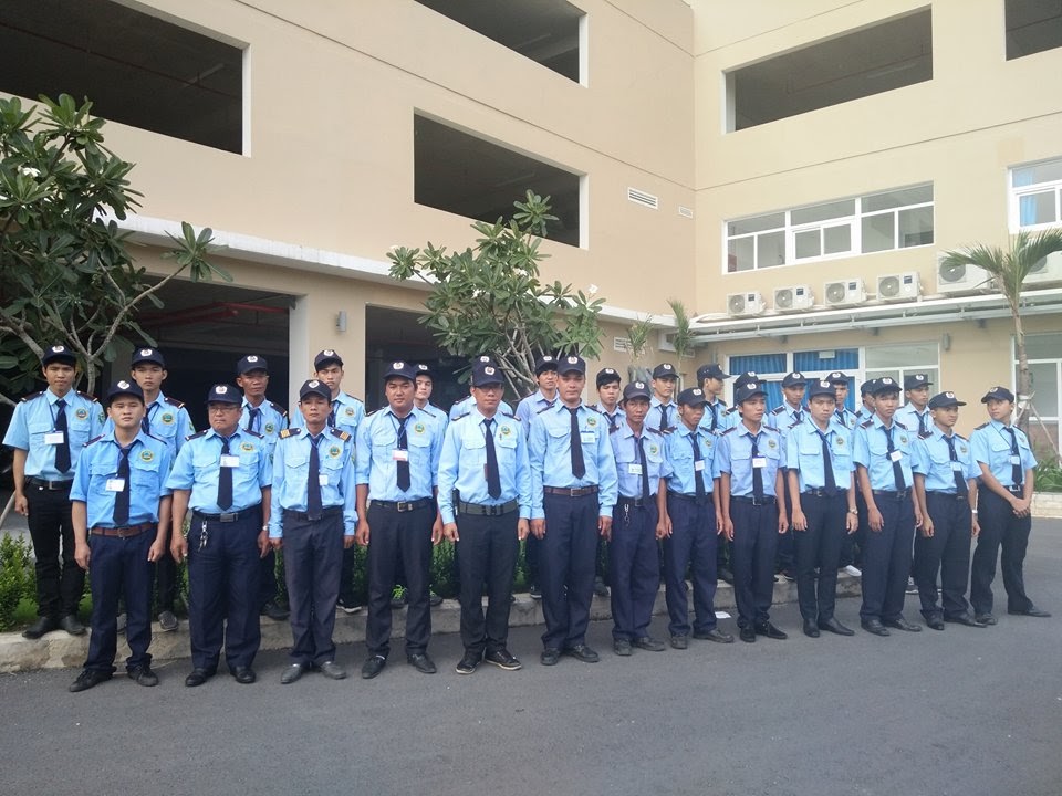 nhân viên bảo vệ chuyên nghiệp