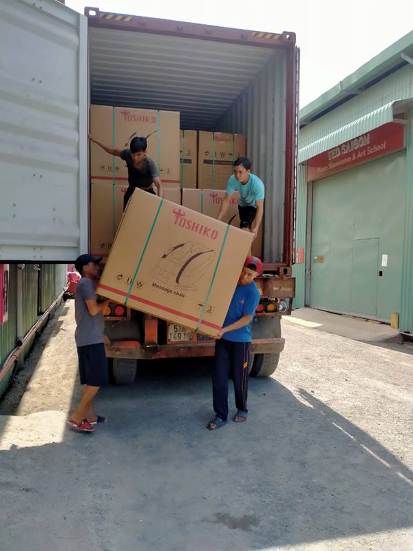 Giá bốc xếp hàng hoá trên container tại Bình Dương